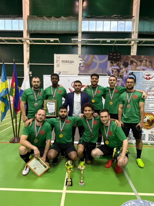 Команда медиков краевой БСМП заняла третье место в городском турнире по мини-футболу