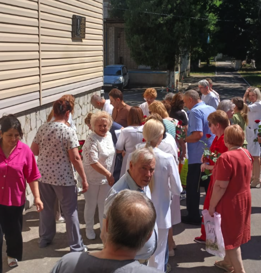 В краевой БСМП установили мемориальную доску