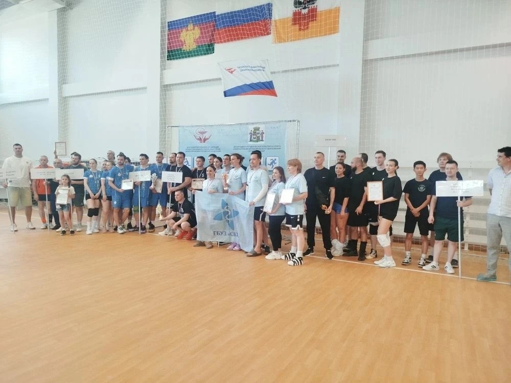 Команда медиков краевой БСМП приняла участие в городском фестивале волейбола. Команда медиков краевой БСМП приняла участие в городском фестивале волейбола.